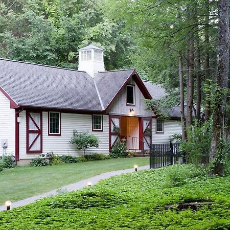 The Inn At Стокбридж Екстериор снимка