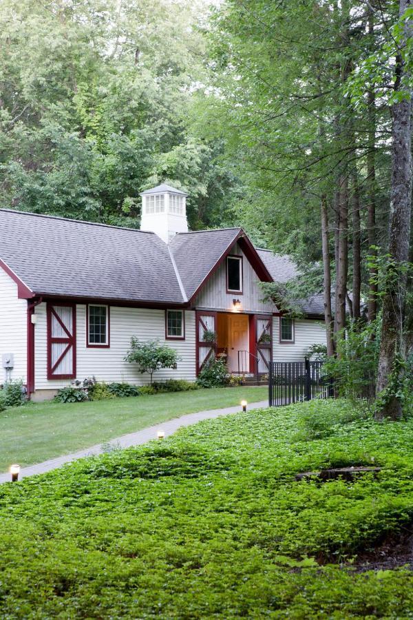 The Inn At Стокбридж Екстериор снимка